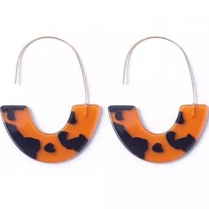 3 for $30 🍍 Leopard Resin Semicircle Hoops